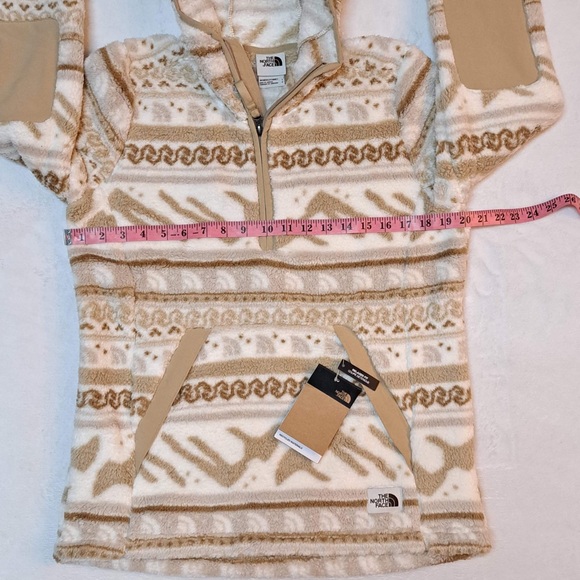 THE NORTH FACE
Printed Campshire Fleece Pullover Hoodie - Picture 9 of 11